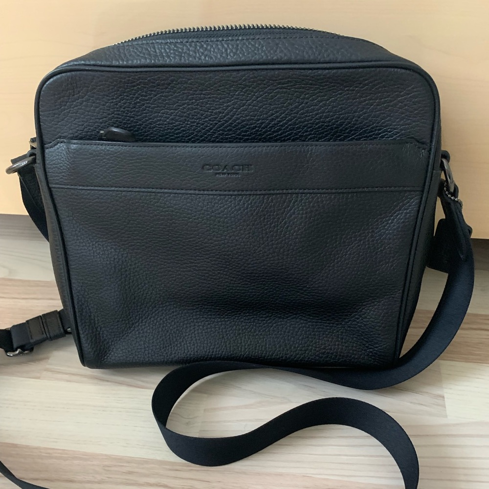 New leather Coach bag ( without tag) , never used